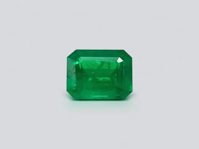 Colombian emerald of intense color 0.99 ct photo