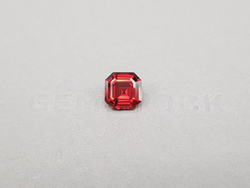 Bright orange-red octagon cut garnet 4.30 ct, Madagascar Image №1