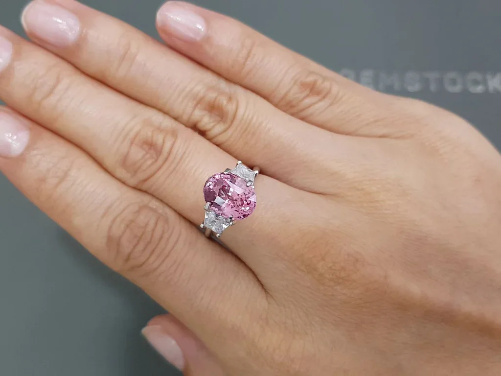 Super rare untreated Padparadscha sapphire in oval cut 4.05 ct, Madagascar, GRS Type I Image №5