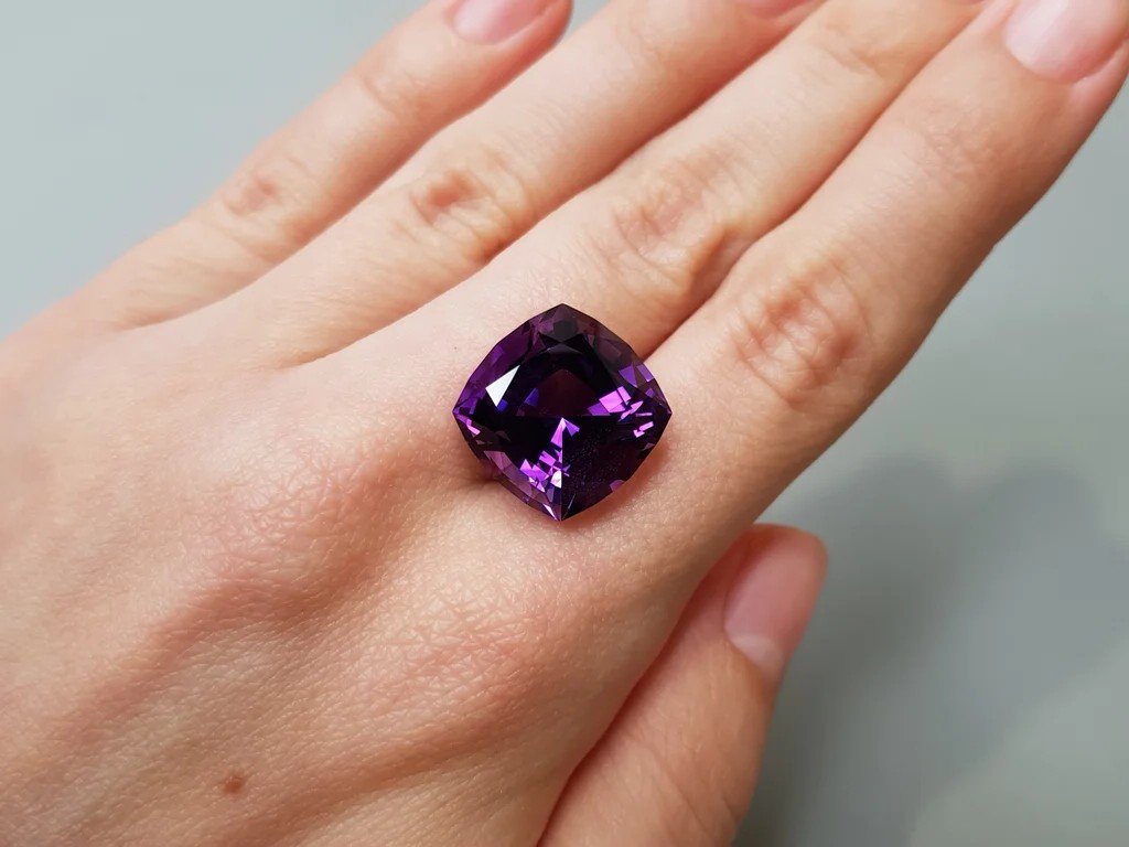 Bright cushion-cut amethyst 14.27 carats, Brazil  Image №2