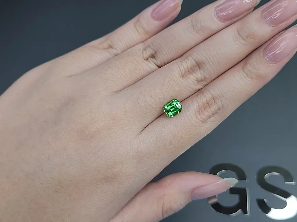 Neon Green tsavorite garnet in cushion cut 1.50 carats, Tanzania  Image №2