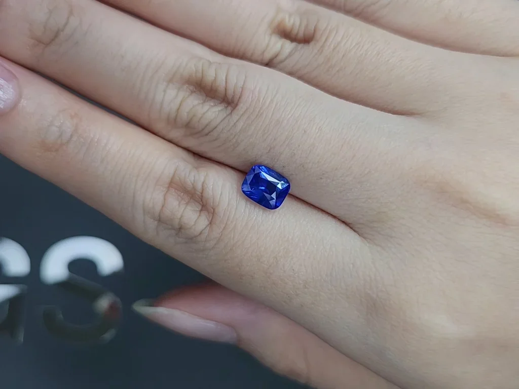 Cornflower Blue sapphire in cushion cut 1.61 carats, Sri Lanka Image №2