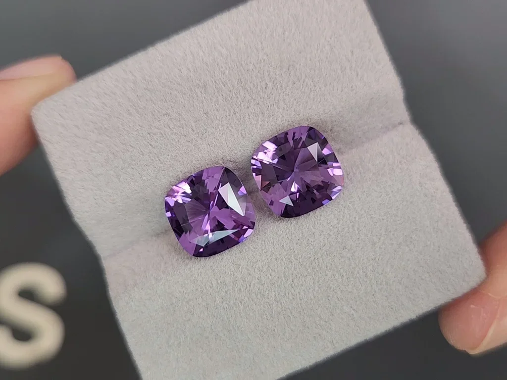  Pair of cushion cut amethysts 5.76 carats, Brazil Image №4