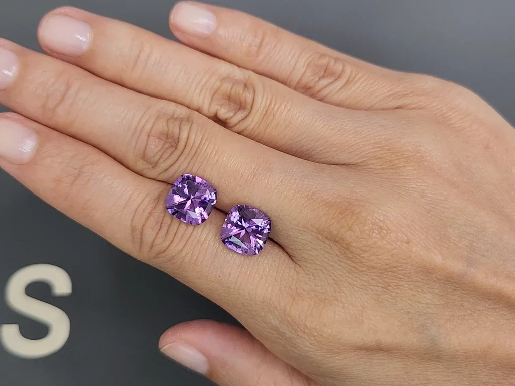  Pair of cushion cut amethysts 5.76 carats, Brazil Image №2