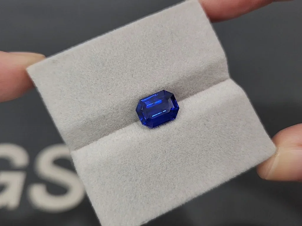 Sapphire Royal Blue octagon cut 3.14 carats, Sri Lanka  Image №4
