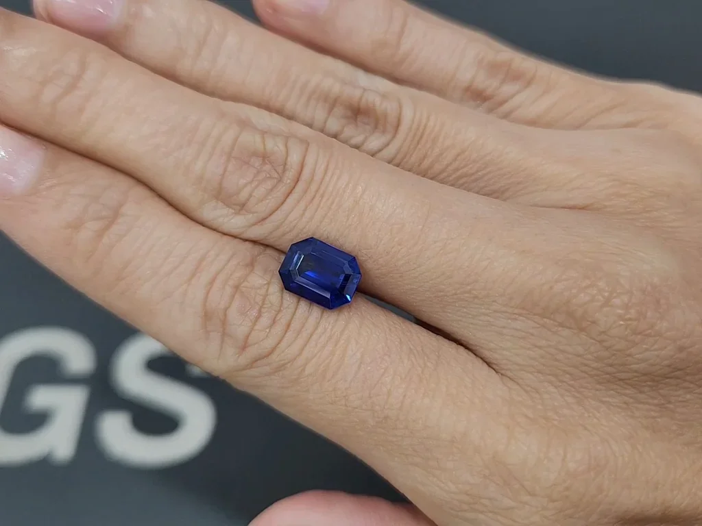 Sapphire Royal Blue octagon cut 3.14 carats, Sri Lanka  Image №2