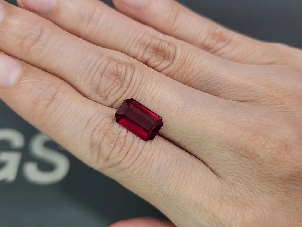 Unheated Pigeon blood ruby octagon cut  5.06 carats, Mozambique, GRS  Image №2