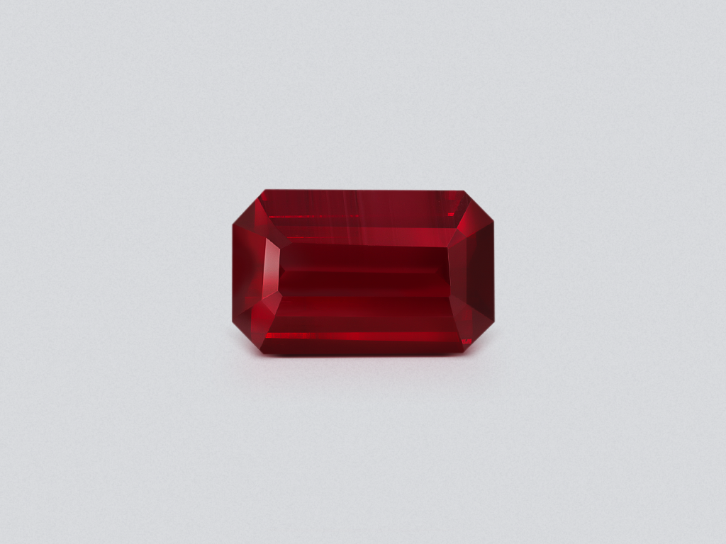 Unheated Pigeon blood ruby octagon cut  5.06 carats, Mozambique, GRS  Image №1