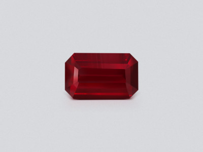 Unheated Pigeon blood ruby octagon cut  5.06 carats, Mozambique, GRS  photo