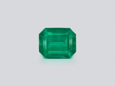 Emerald Vivid green octagon cut 2.55 carats, Colombia photo