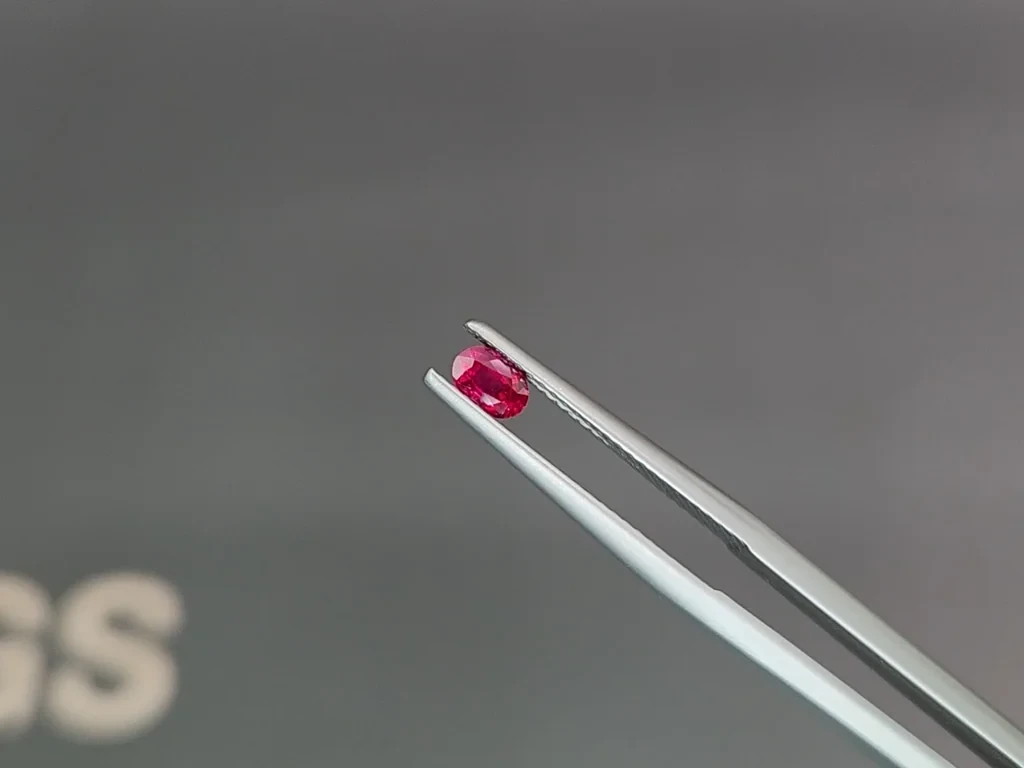 Unheated Pigeon Blood oval cut 0.45 carats, Burma  Image №3