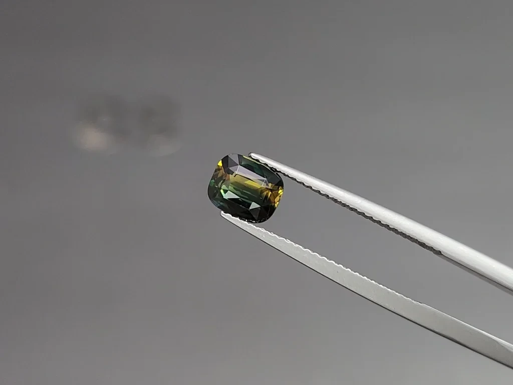 SapphireTeal cushion cut 1.53 carats, Madagascar Image №3