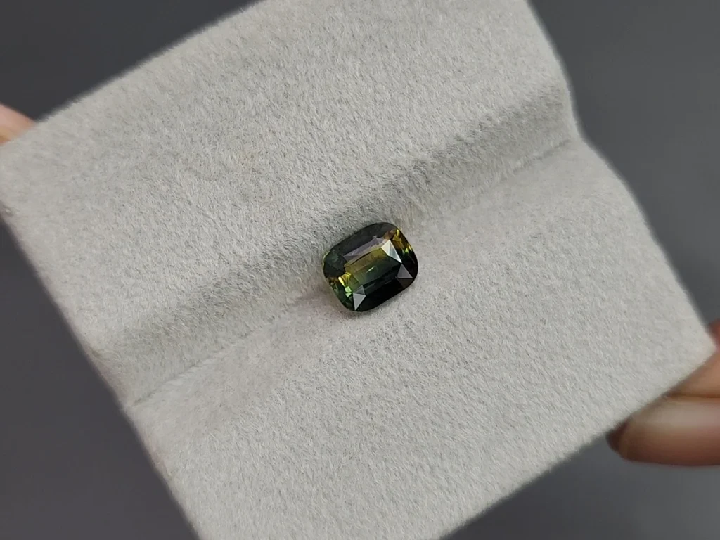 SapphireTeal cushion cut 1.53 carats, Madagascar Image №4