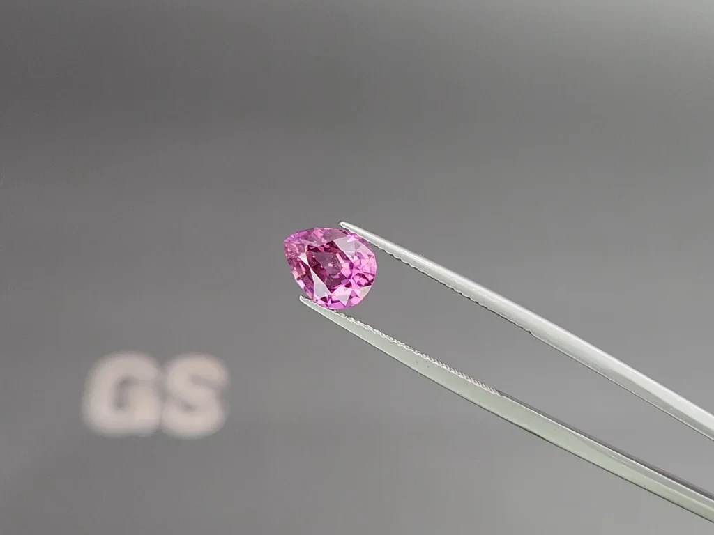 Unheated purple sapphire pear cut  2.53 carats, Madagascar Image №3
