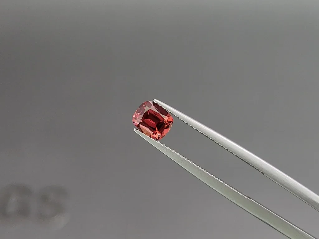 Garnet rhodolite cushion cut 0.87 carats, Madagascar Image №3