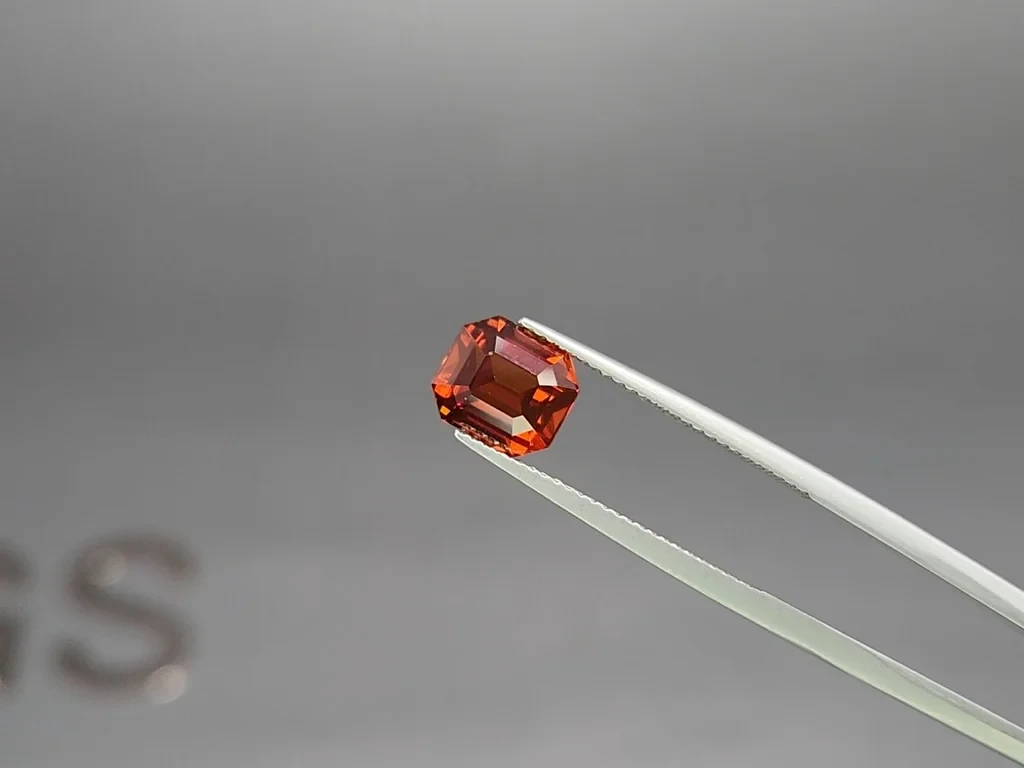 Garnet spessartine octagon cut 3.37 carats, Tanzania Image №3