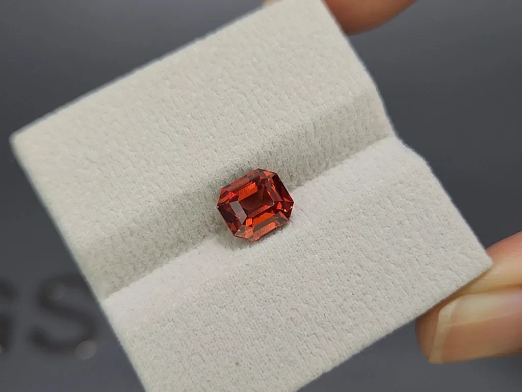 Garnet spessartine octagon cut 3.37 carats, Tanzania Image №4