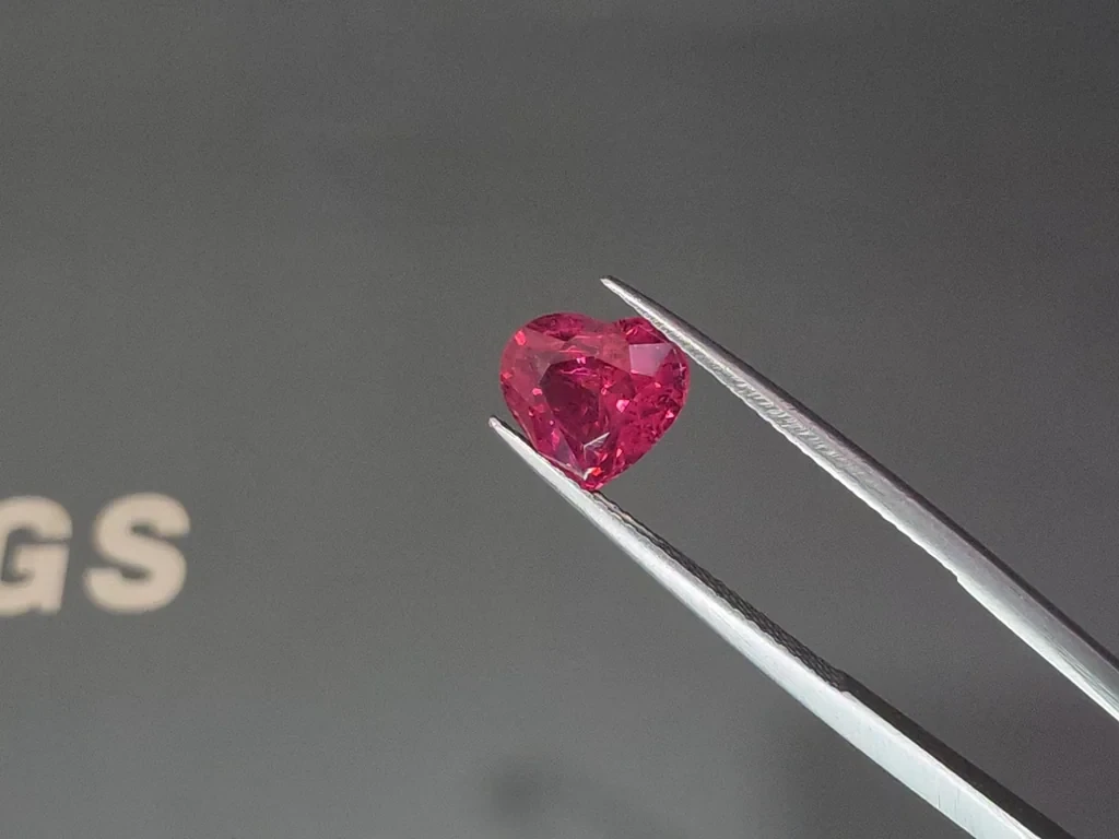 Mahenge spinel heart shape 3,02 carats, Tanzania Image №3