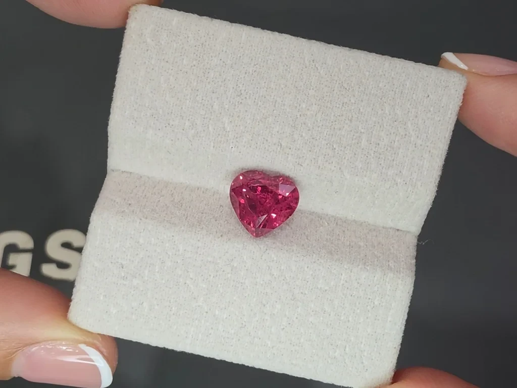 Mahenge spinel heart shape 3,02 carats, Tanzania Image №4