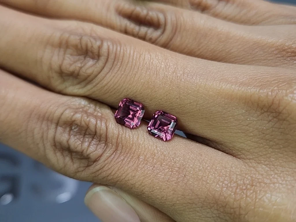 Pair of rhodolite garnets cushion cut 2.91.carats, Madagascar Image №2