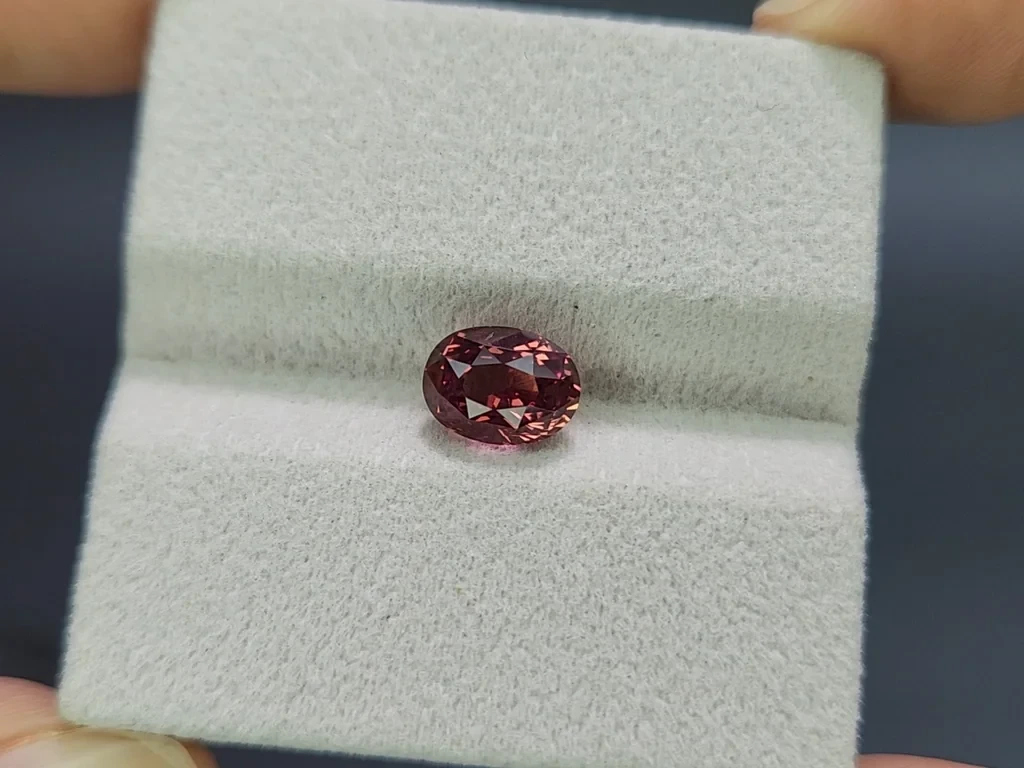 Sapphire Padparadscha oval cut 3.01 carats, Sri Lanka Image №4