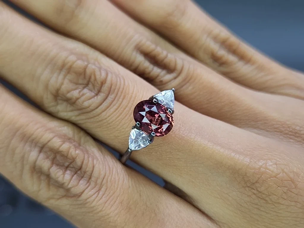 Sapphire Padparadscha oval cut 3.01 carats, Sri Lanka Image №5