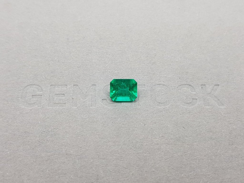 Vivid Green emerald octagon shape 0.89 ct Colombia Image №2