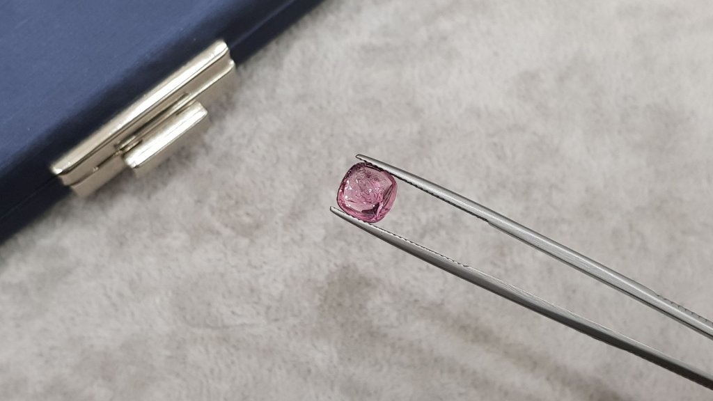 Pamir pink spinel in sugarloaf cut 3.09 ct, Tajikistan Image №3