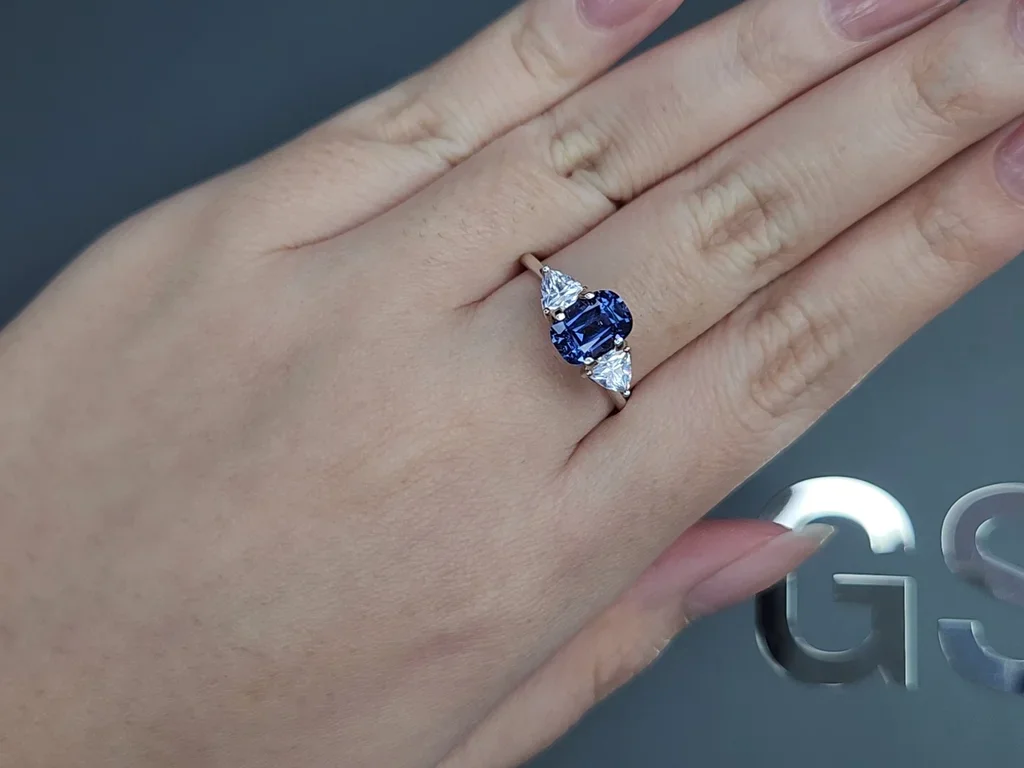 Blue spinel in cushion cut 1.75 carats Image №5