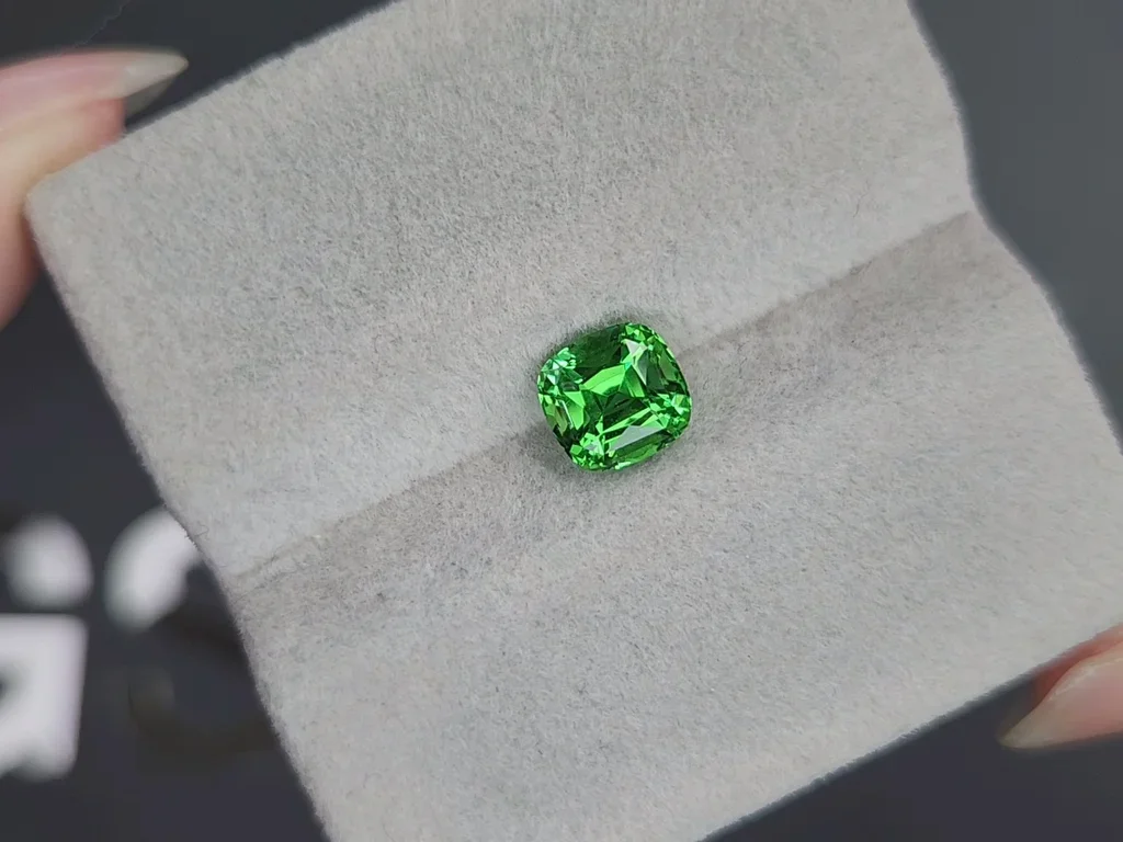Neon Green tsavorite garnet in cushion cut 1.54 carats, Tanzania Image №4