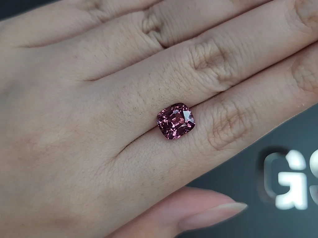 Pink spinel cushion cut 3.10 carats, Burma  Image №2