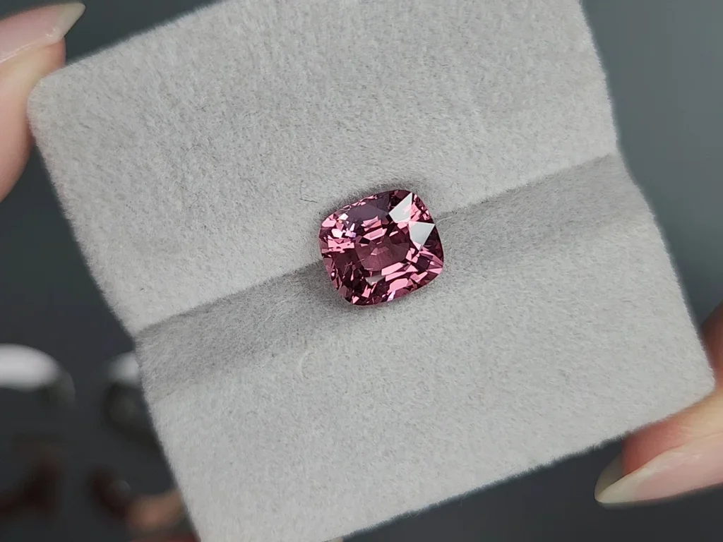 Pink spinel cushion cut 3.10 carats, Burma  Image №4