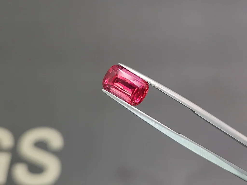 Spinel Mahenge Vibrant pink red cushion cut 3.89 carats, Tanzania Image №3