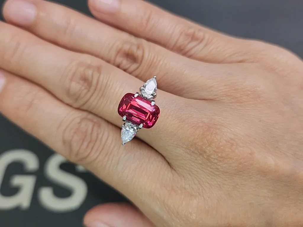 Spinel Mahenge Vibrant pink red cushion cut 3.89 carats, Tanzania Image №5