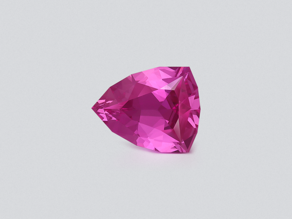 Sapphire Hot pink trillion cut 1.65 carats, Sri Lanka Image №1