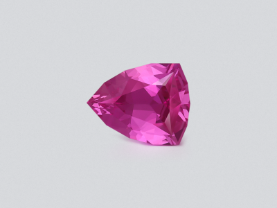 Sapphire Hot pink trillion cut 1.65 carats, Sri Lanka photo
