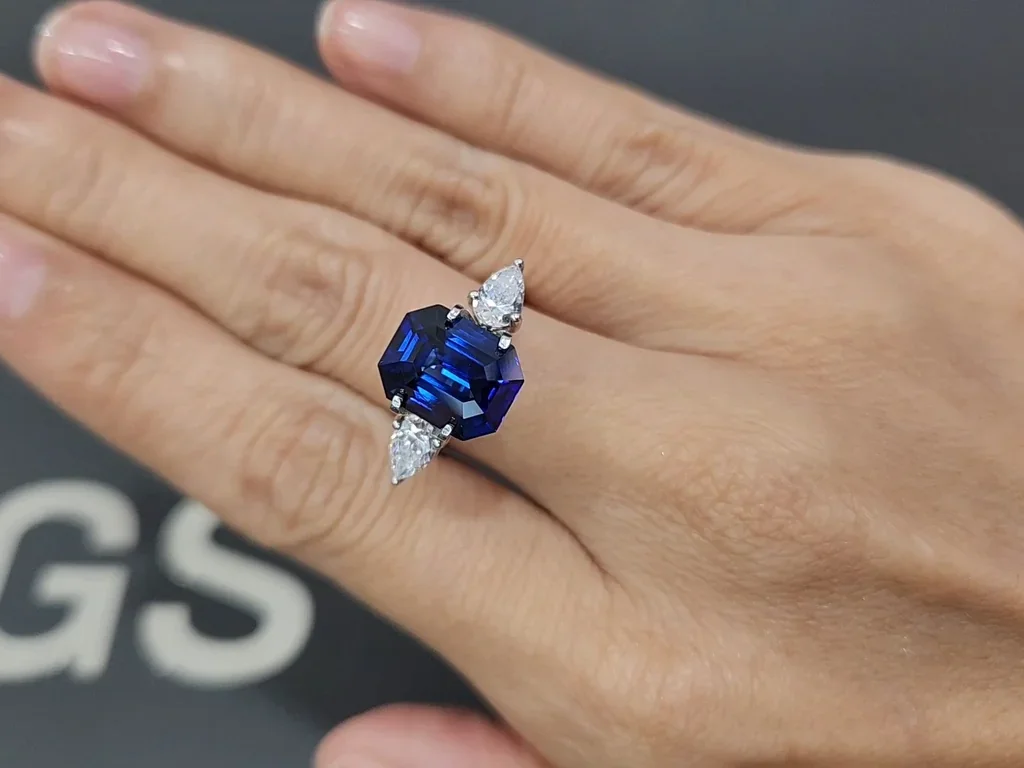 Sapphire Royal Blue octagon cut 5.97carats, Sri Lanka  Image №5