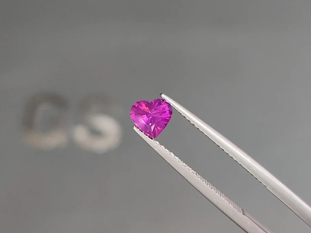 Unheated pink sapphire effect of rutile silk heart shape 1.06 carats, Sri Lanka Image №3