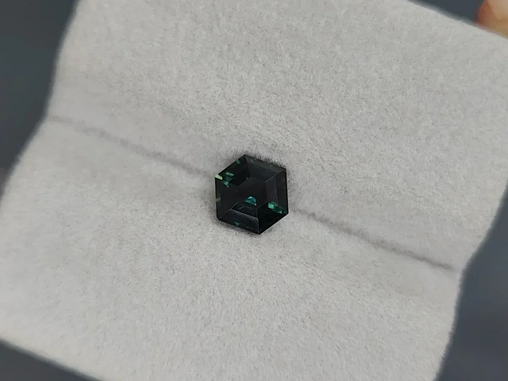 Sapphire Teal hexagon cut 1.51 carats, Madagascar Image №4