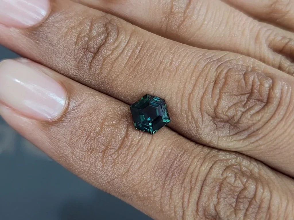 Sapphire Teal hexagon cut 1.51 carats, Madagascar Image №2