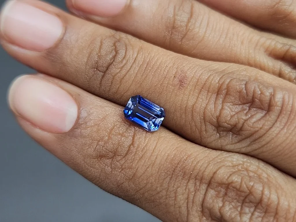 Sapphire Bi-color octagon cut 1.50 carats, Sri Lanka Image №2