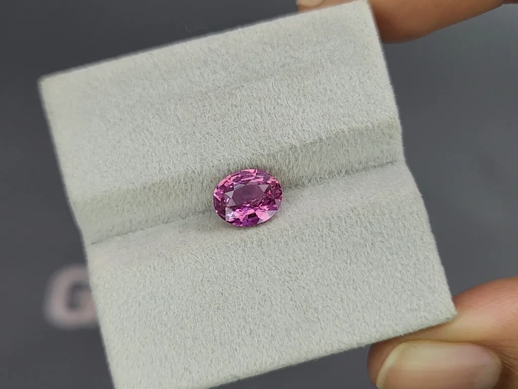 Unheated pink sapphire oval cut 2.02 carats, Madagascar Image №4