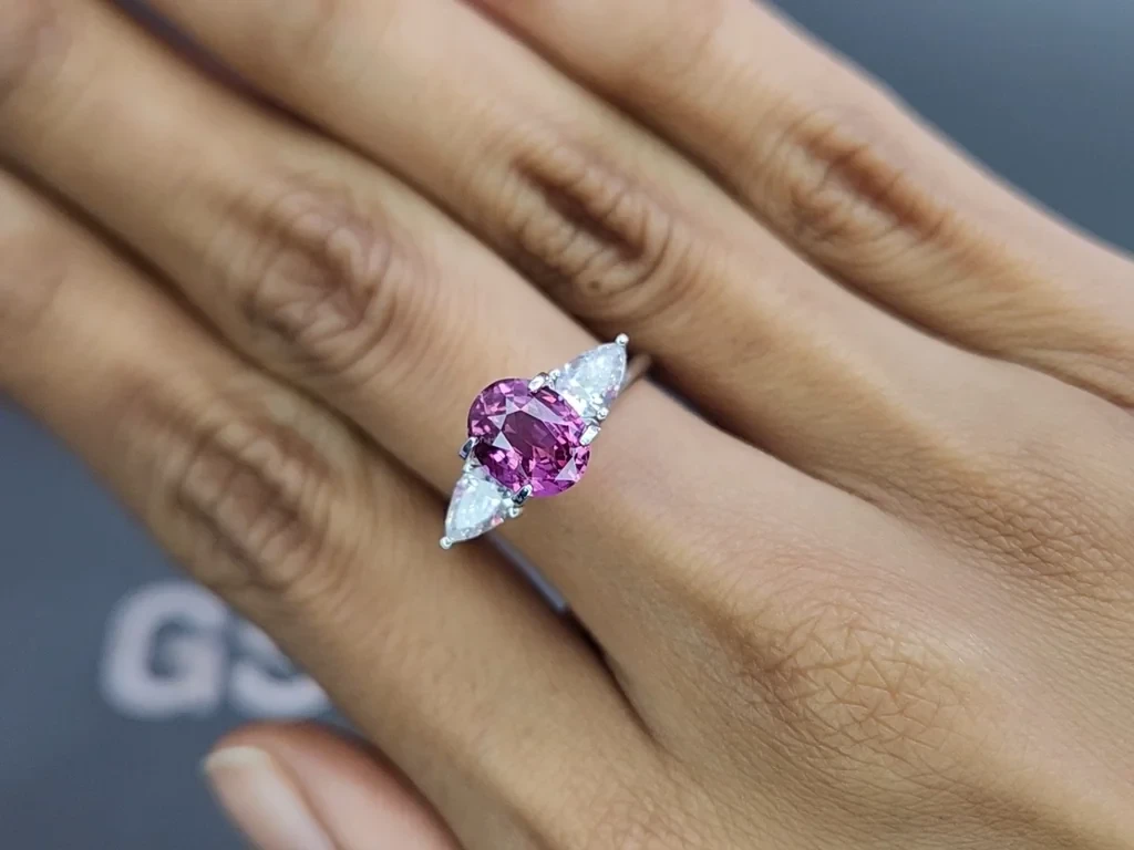 Unheated pink sapphire oval cut 2.02 carats, Madagascar Image №5