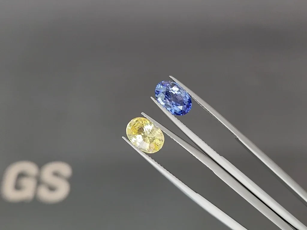 Contrasting pair of unheated sapphires oval cut 4.24 carats, Sri Lanka Image №3