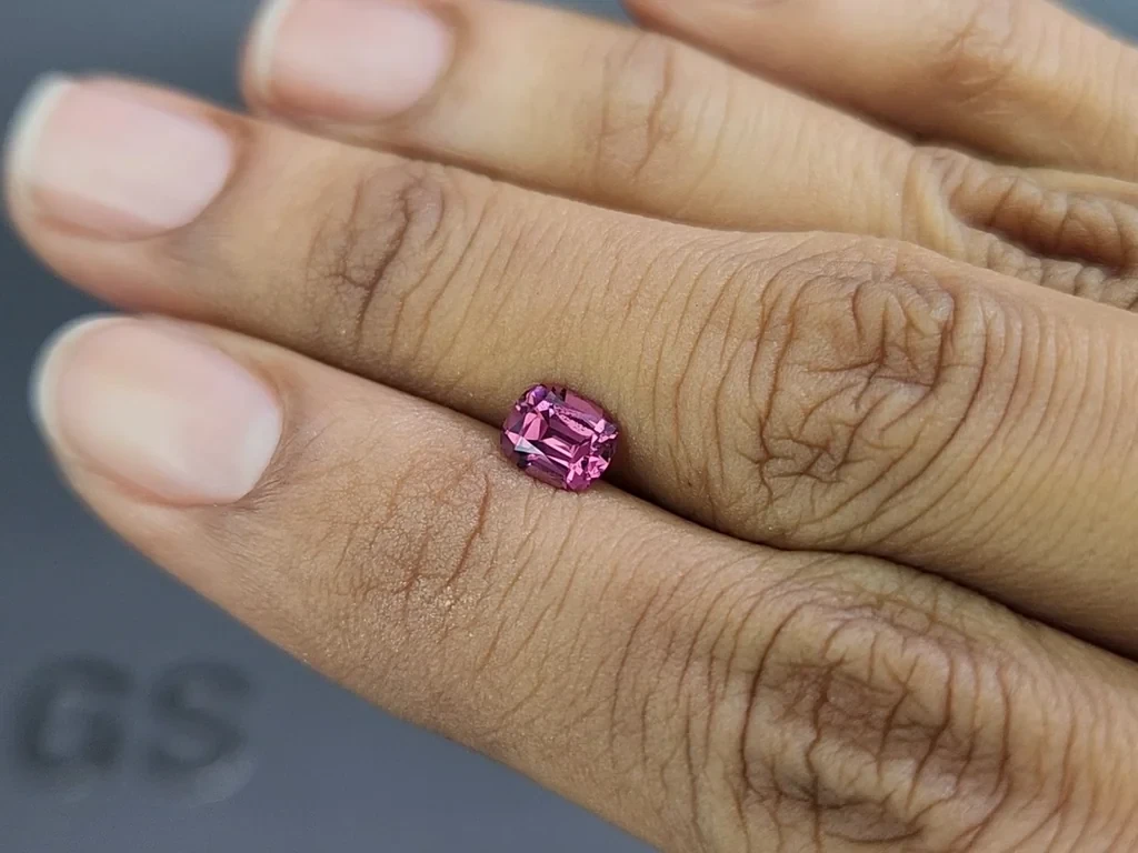 Garnet rhodolite cushion cut  0.90 carats, Madagascar Image №2