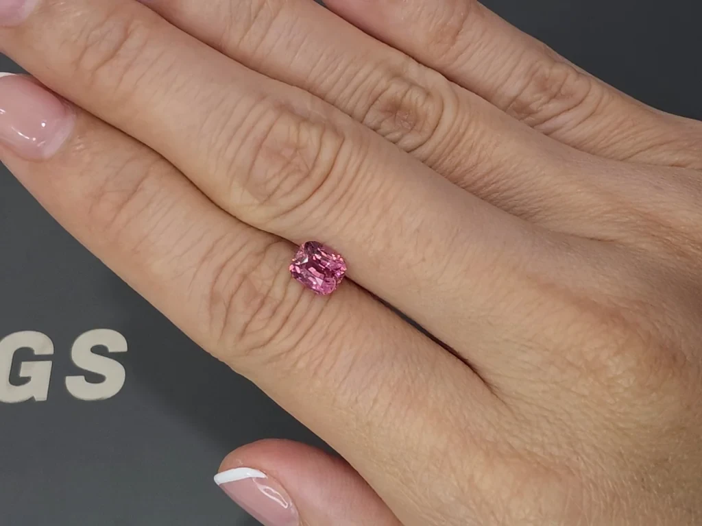 Sapphire Padparadscha cushion cut 1.55 carats, Madagascar Image №2