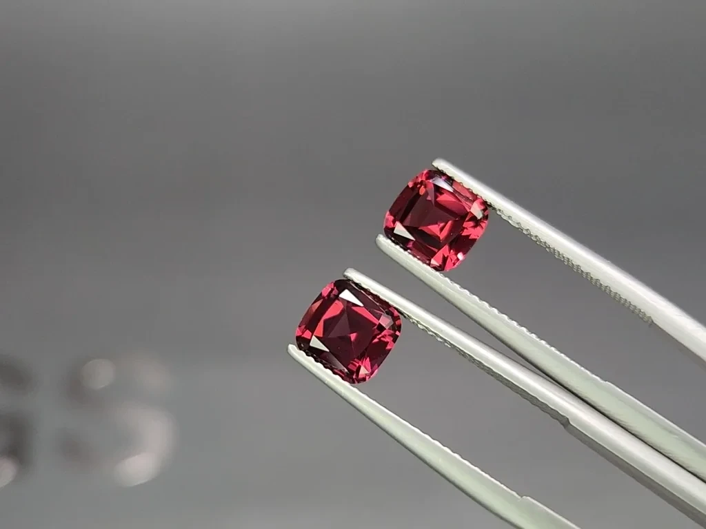 Set of garnets rhodolite cushion cut 5.67 carats, Madagascar Image №4