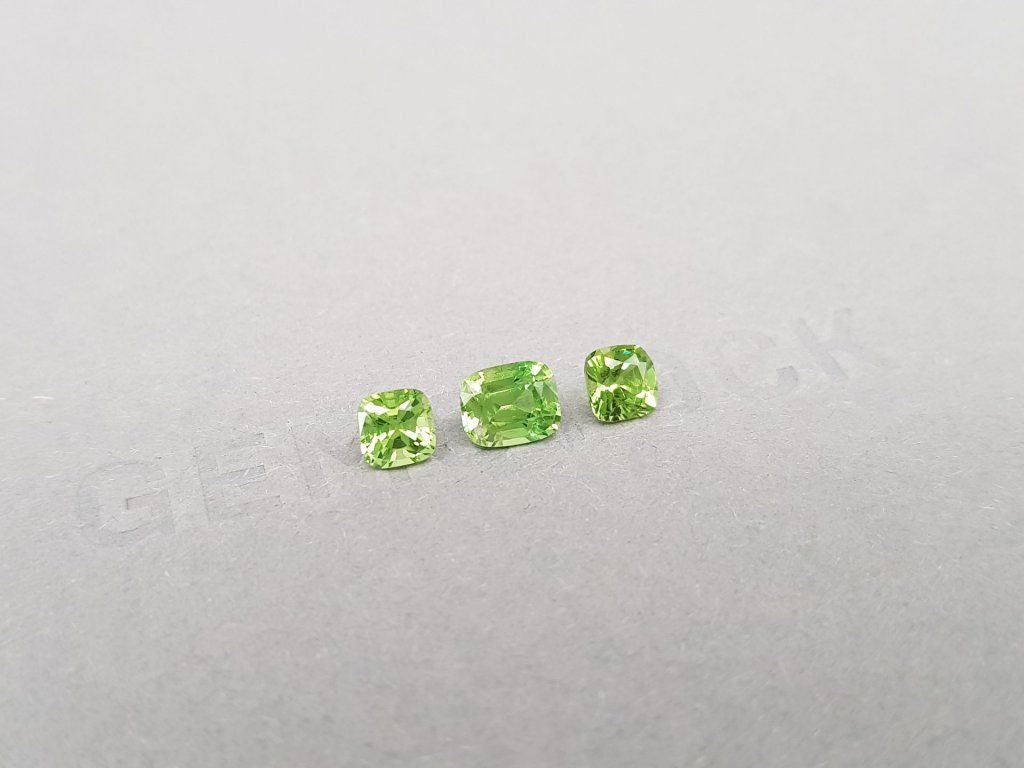 Set of green tsavorite garnets in cushion cut 1.86 ct Image №3