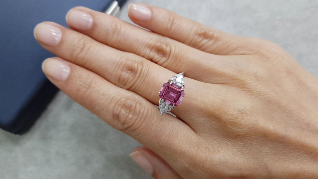 Pamir pink spinel in octagon cut 3.70 ct, Tajikistan Image №4