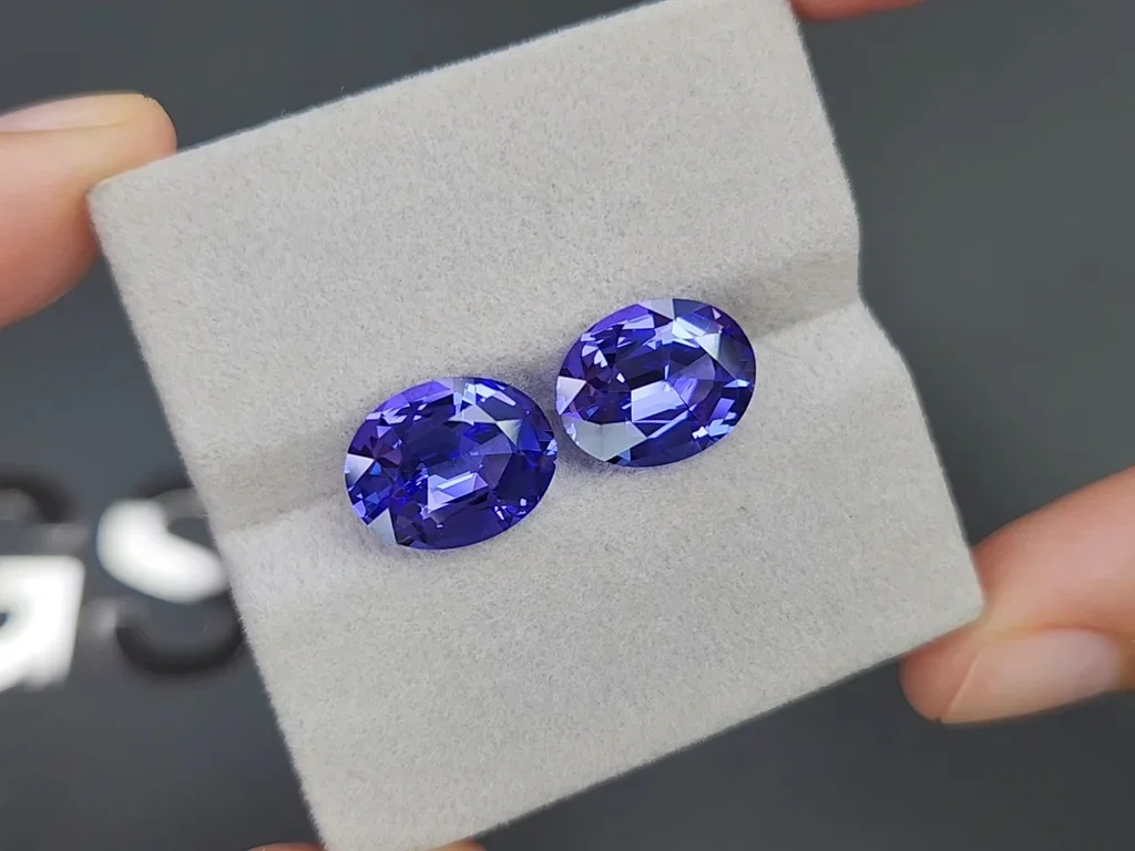 Pair of oval cut blue tanzanites 8.80 carats, Tanzania Image №4